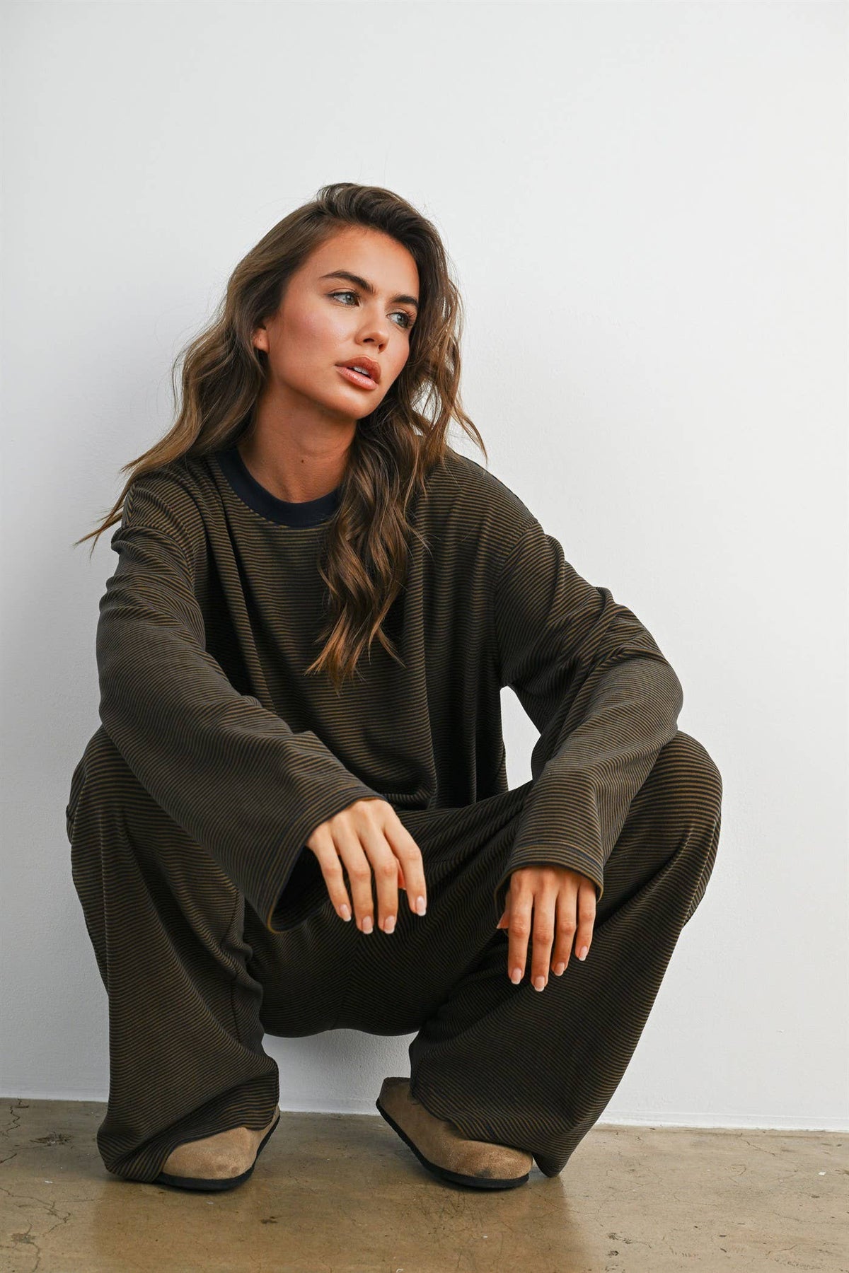 Striped Long-Sleeve Crewneck Shirt: NAVY / OLIVE