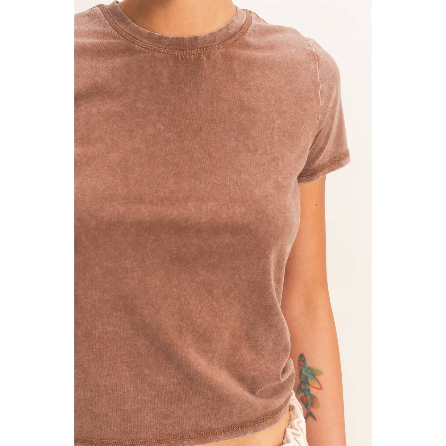 Mineral Washed Short Sleeve Crew Neck Top: CHOCOLATE