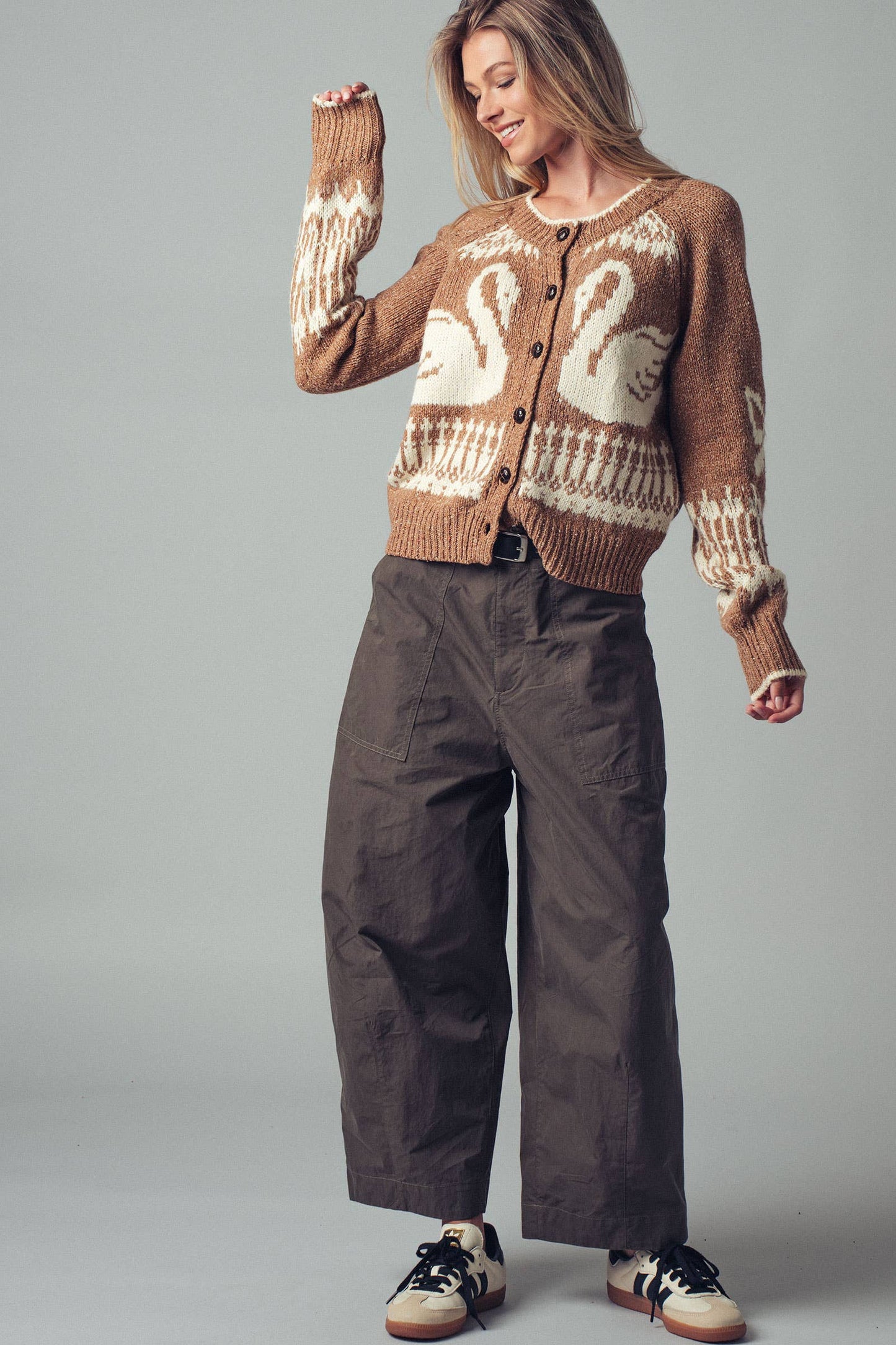 Relaxed Wide-Leg Cargo Pants: OLIVE