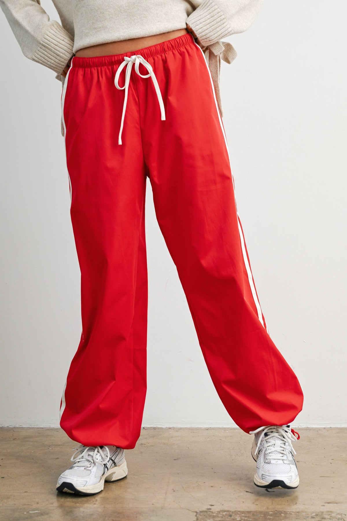 Striped Drawstring Wide-Leg Cuffed Pants: RED / WHITE
