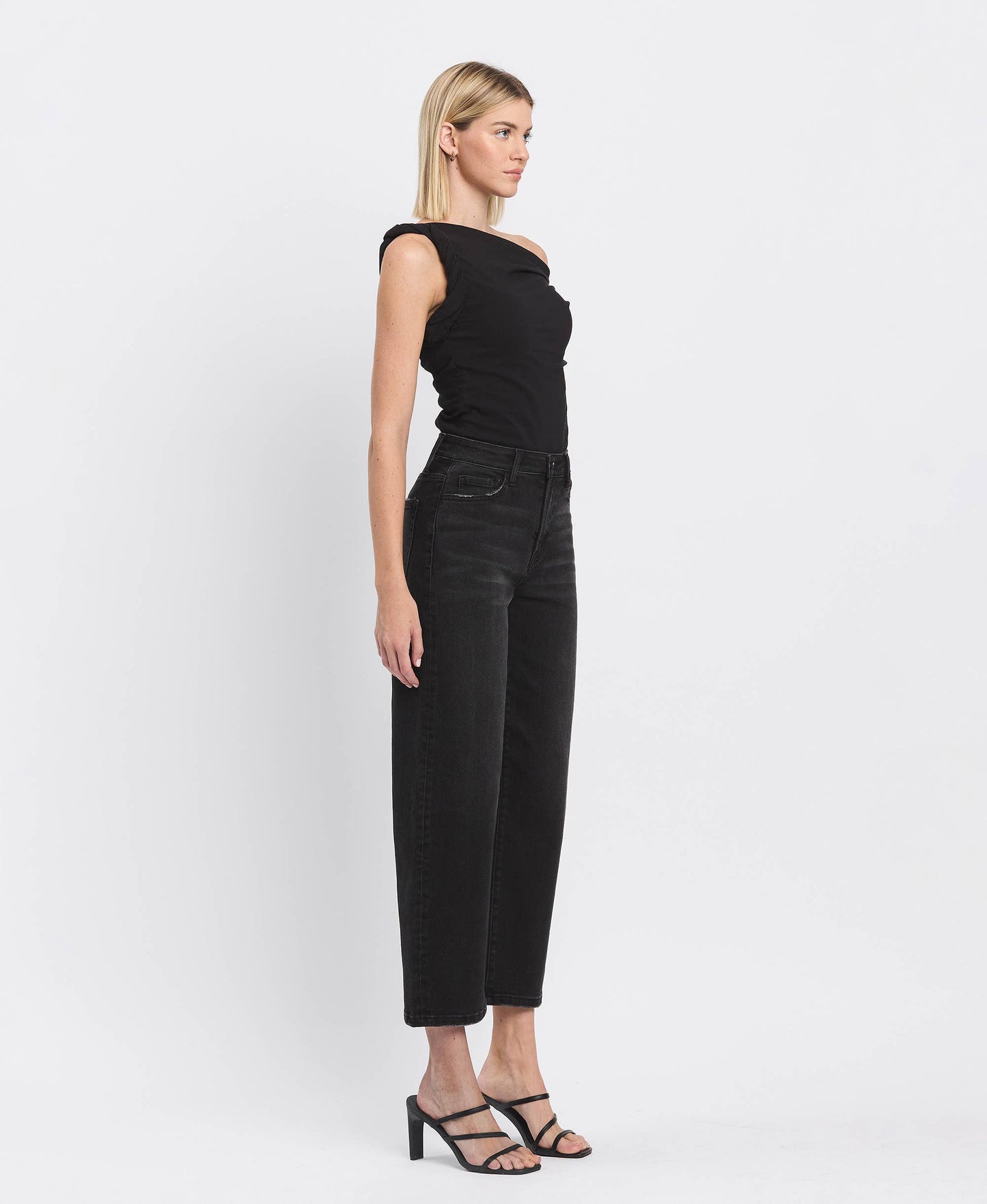 SUPER HIGH RISE WIDE BARREL JEANS: BLACK
