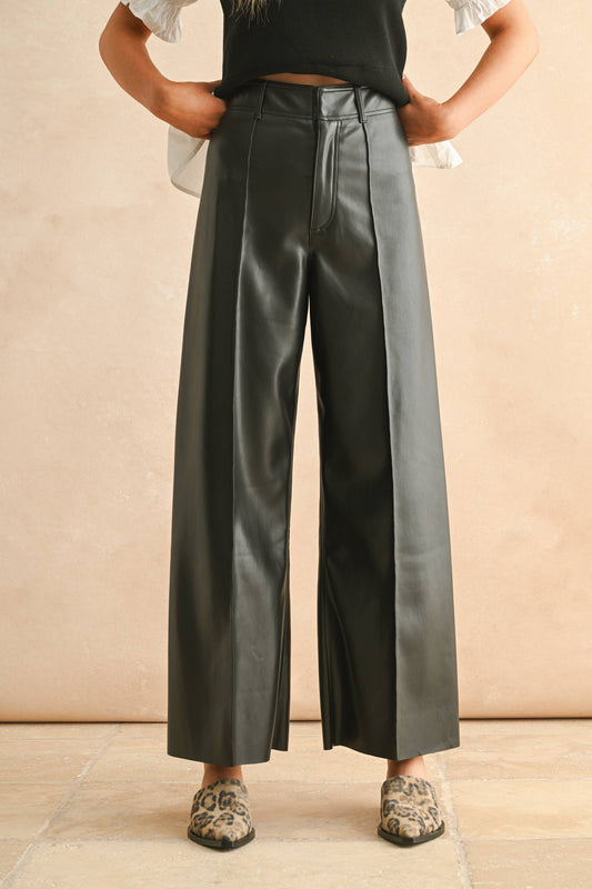 PINTUCK DETAIL FRONT PLEATED WIDE STRAIGHT PANTS: Black