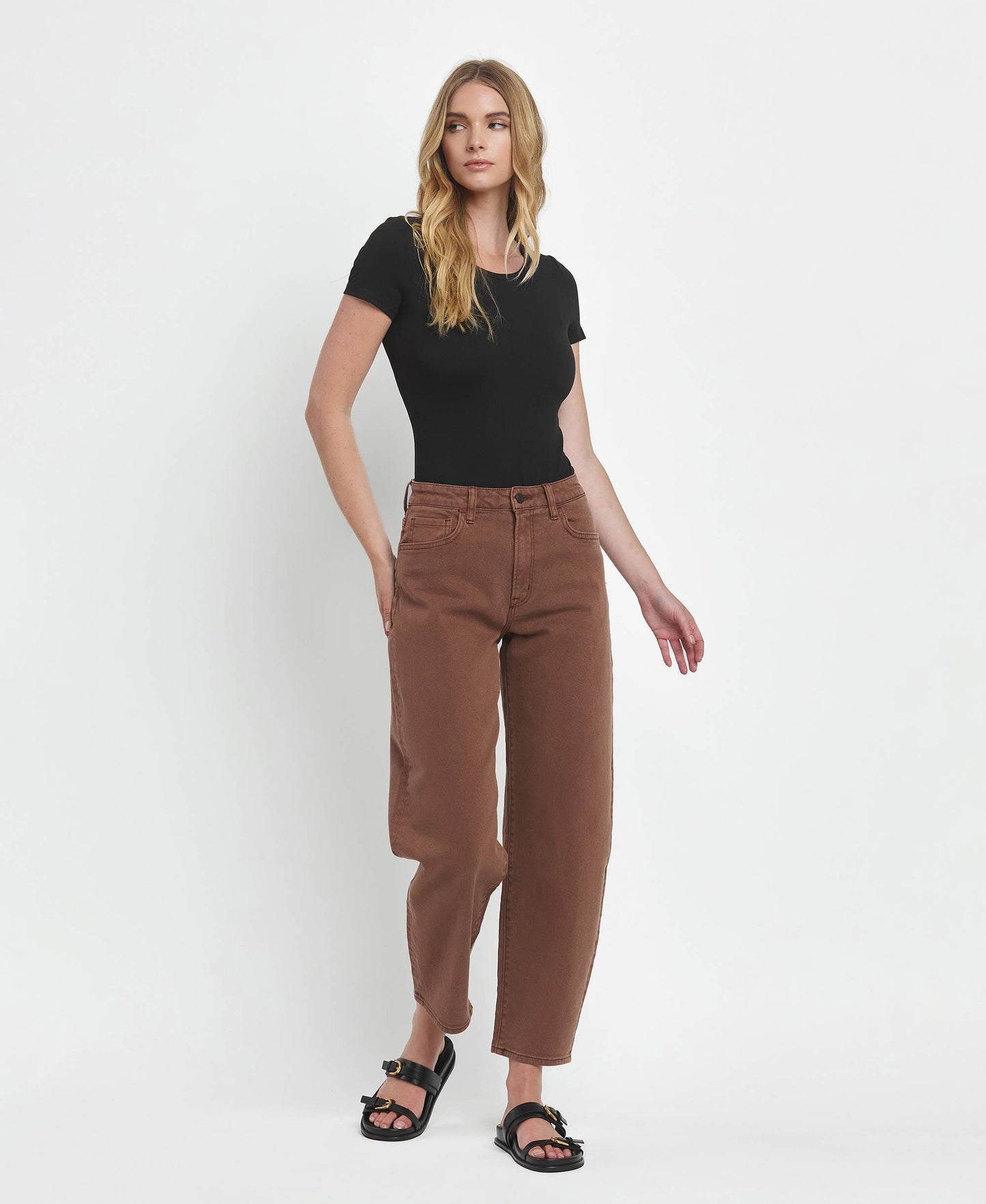 SUPER HIGH RISE BROWN SLIM BARREL: Brown