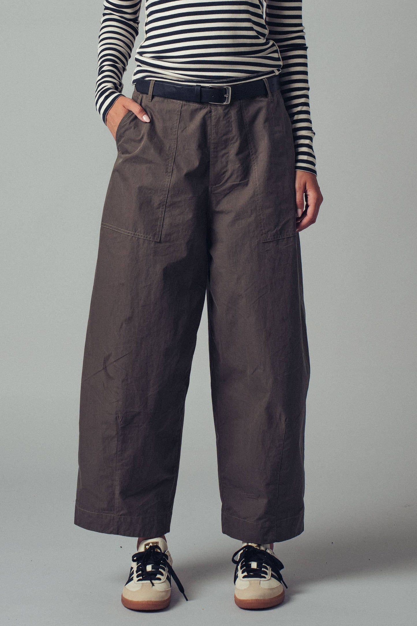 Relaxed Wide-Leg Cargo Pants: OLIVE