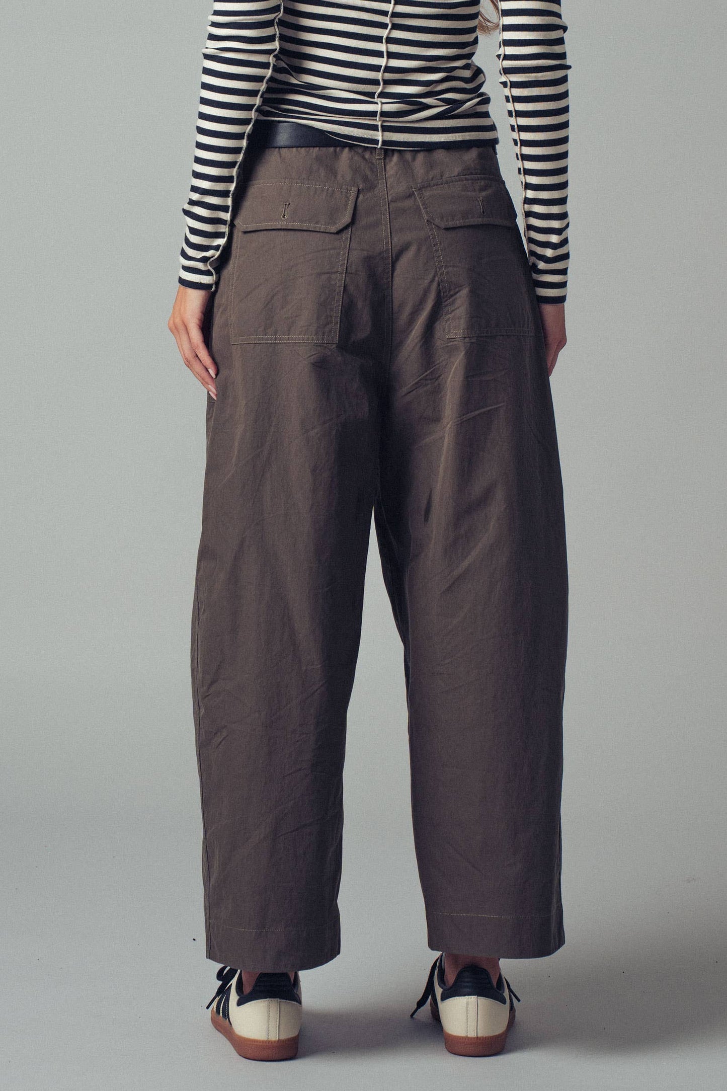 Relaxed Wide-Leg Cargo Pants: OLIVE
