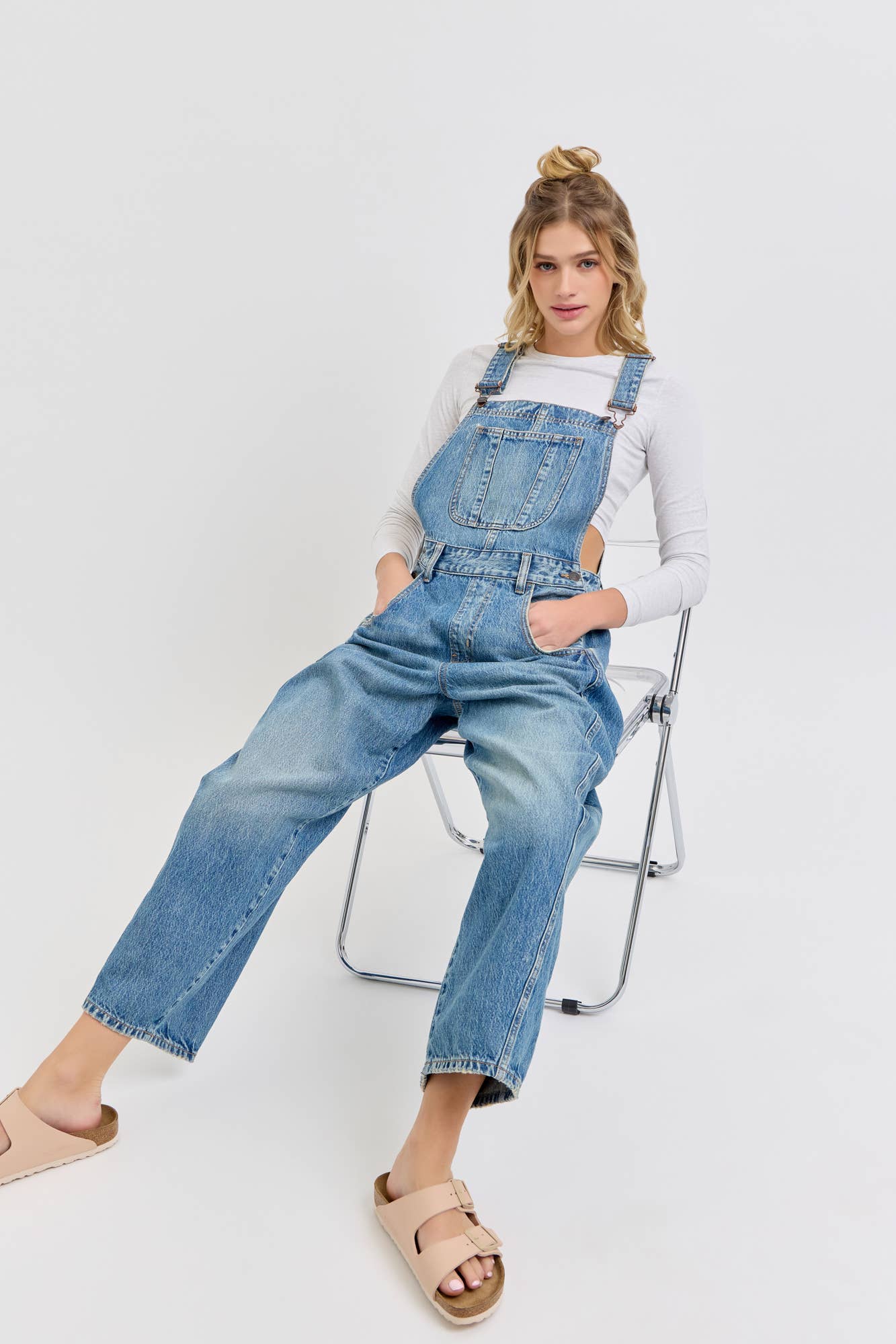 Mid Waisted Barrel Overall: Medium Wash