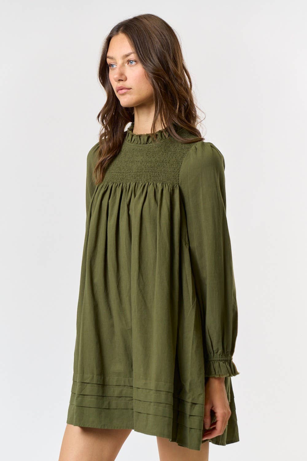 PUFF SLEEVE RUFFLED SMOCKING DETAIL MINI DRESS: OLIVE