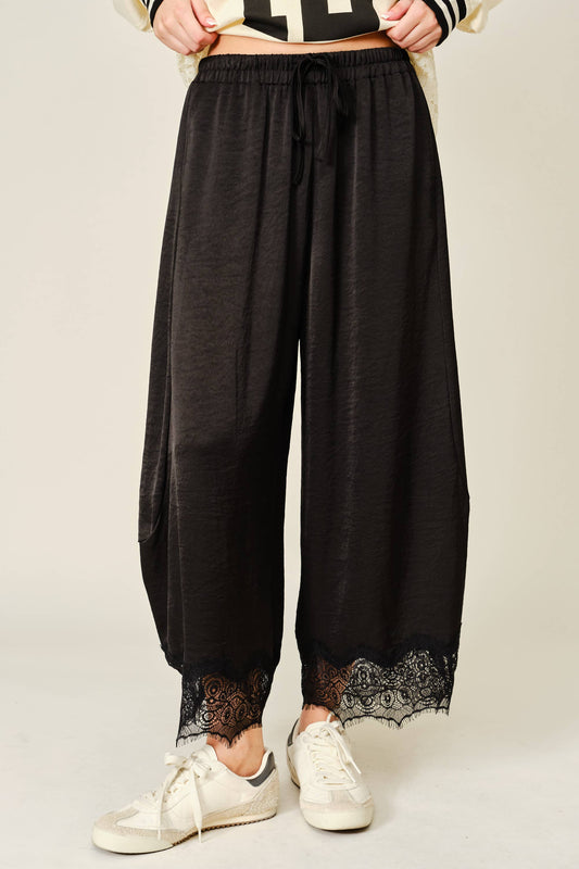 LACE TRIM SATIN DRAWSTRING BARREL PANTS: BLACK