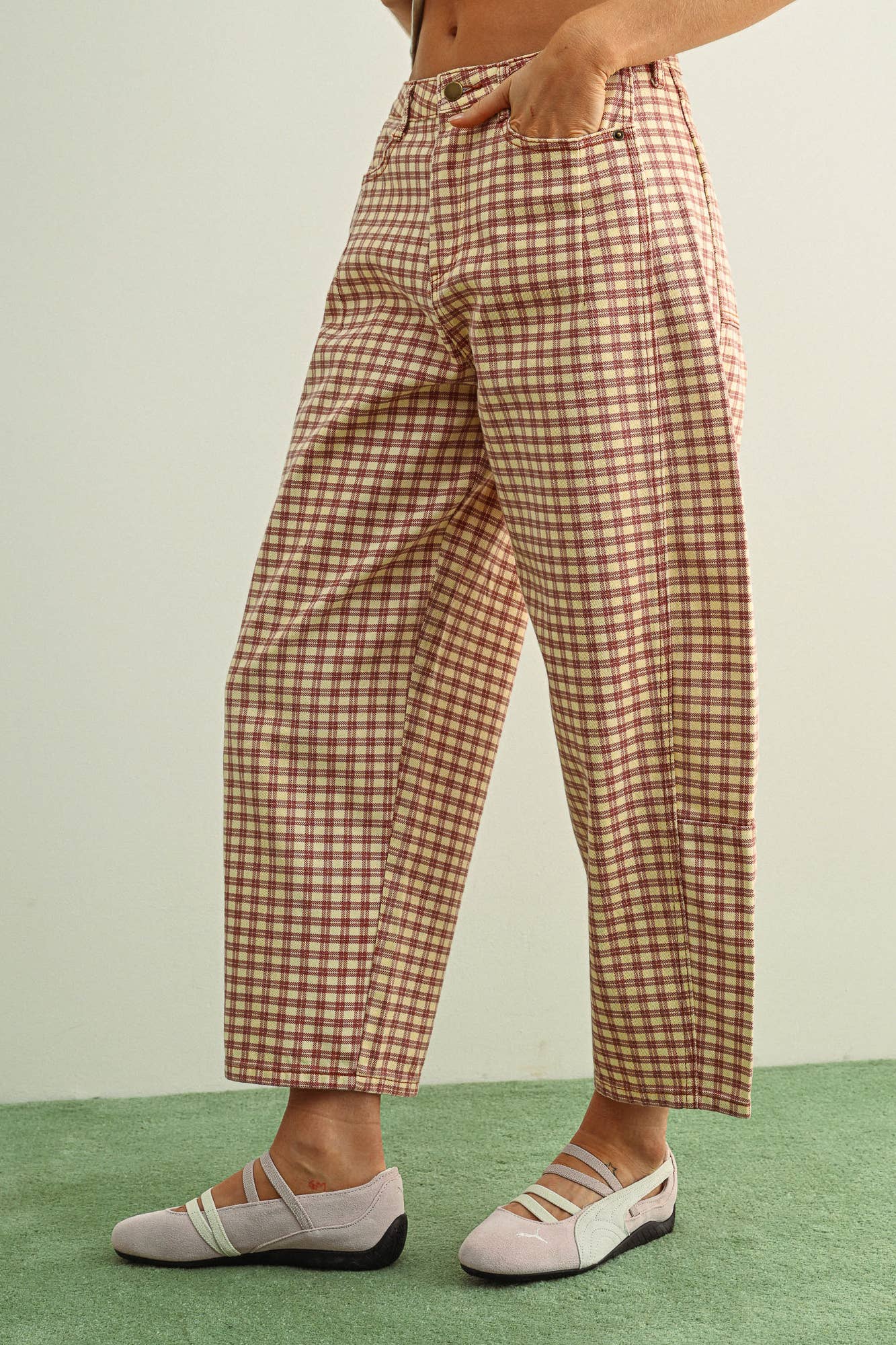 MINI CHECKER PATTERN BARREL PANTS: ROSEWOOD
