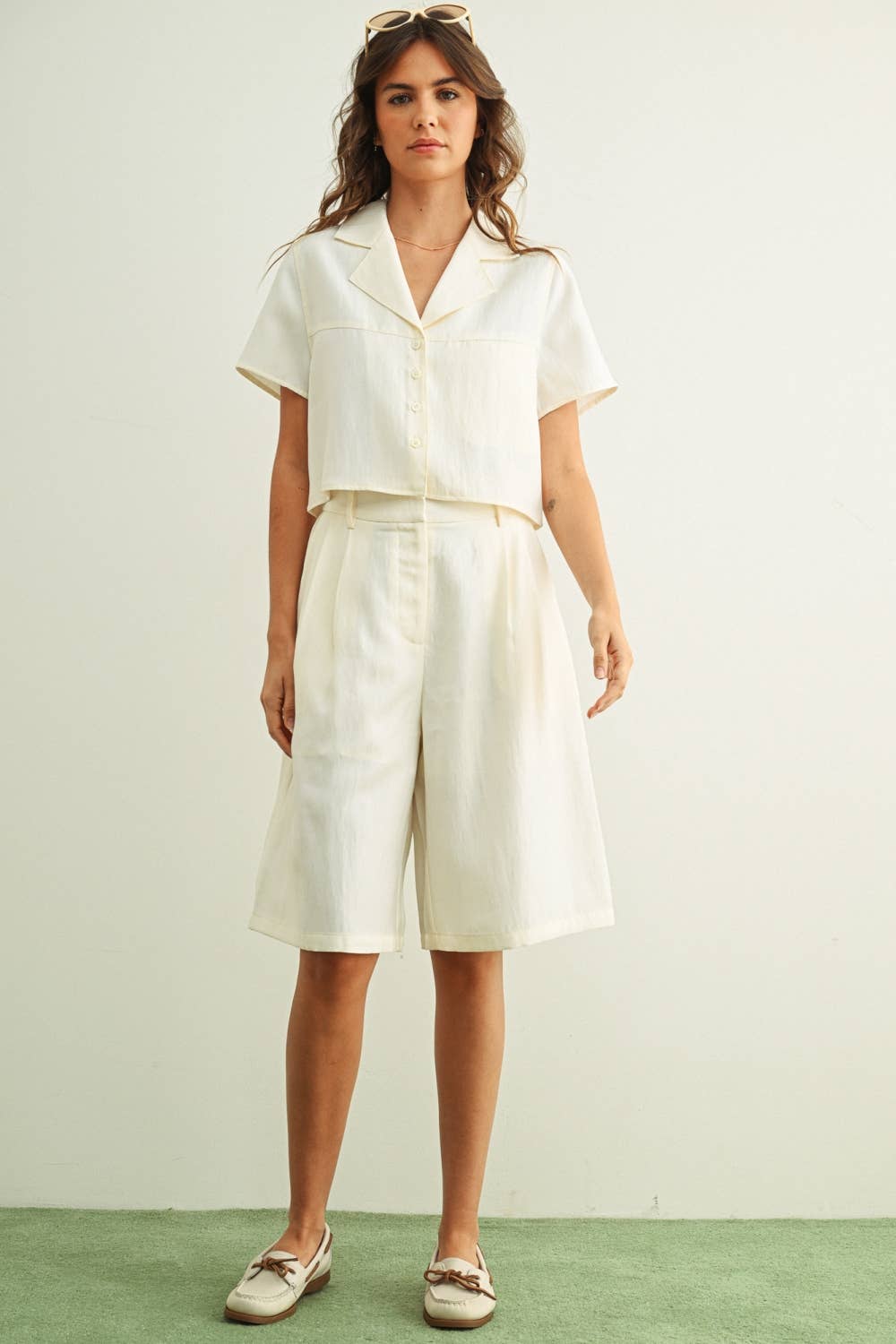 SOFT RAYON BUTTON FRONT SSLV BLOUSE: CREAM