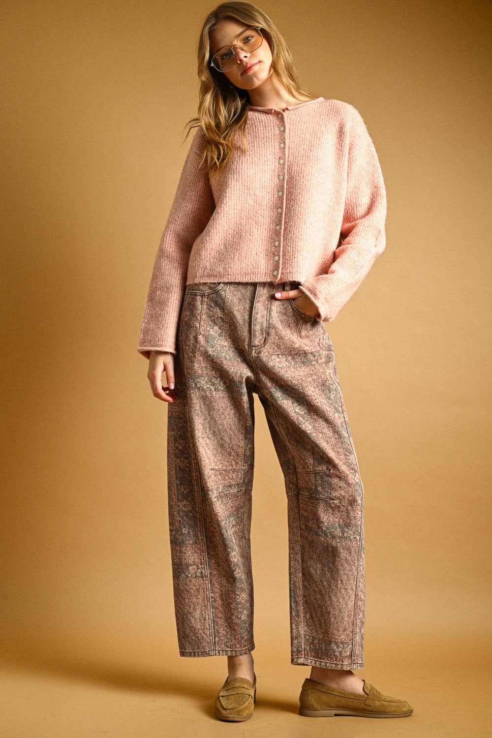 BUTTON FRONT RIBBED SWEATER CARDIGAN: PINK