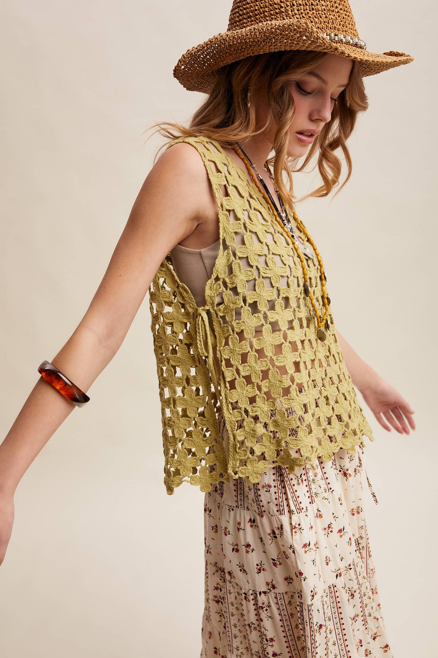 Flower Crochet Sleeveless Tank: Light Green