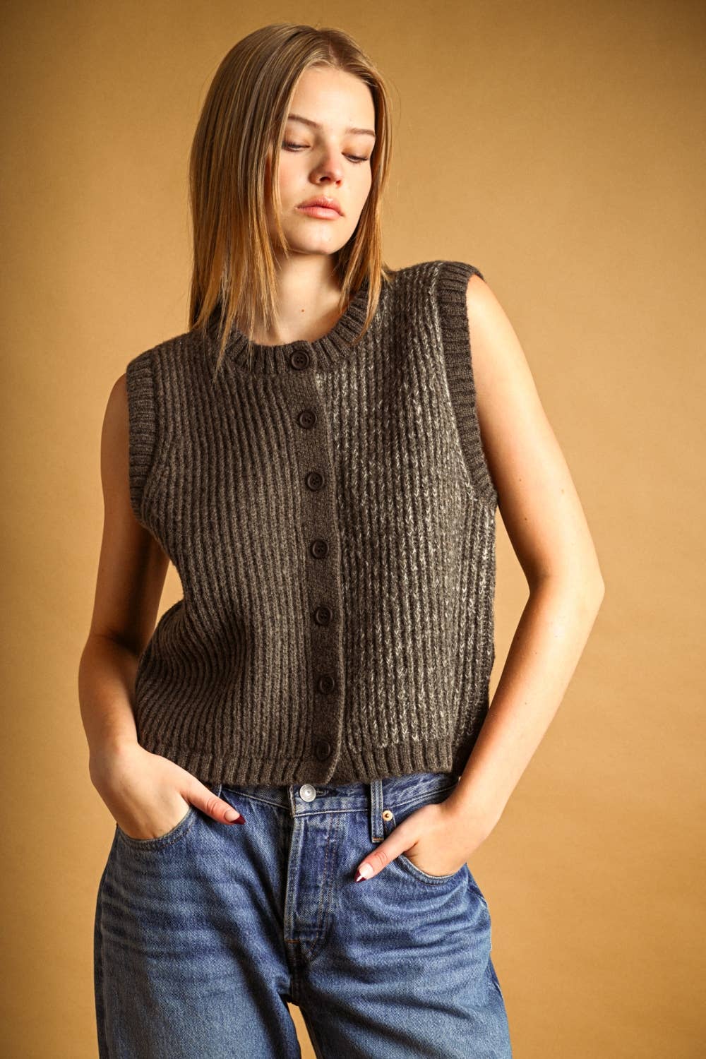 COLOR CONTRASTED BUTTON FRONT VEST: BROWN
