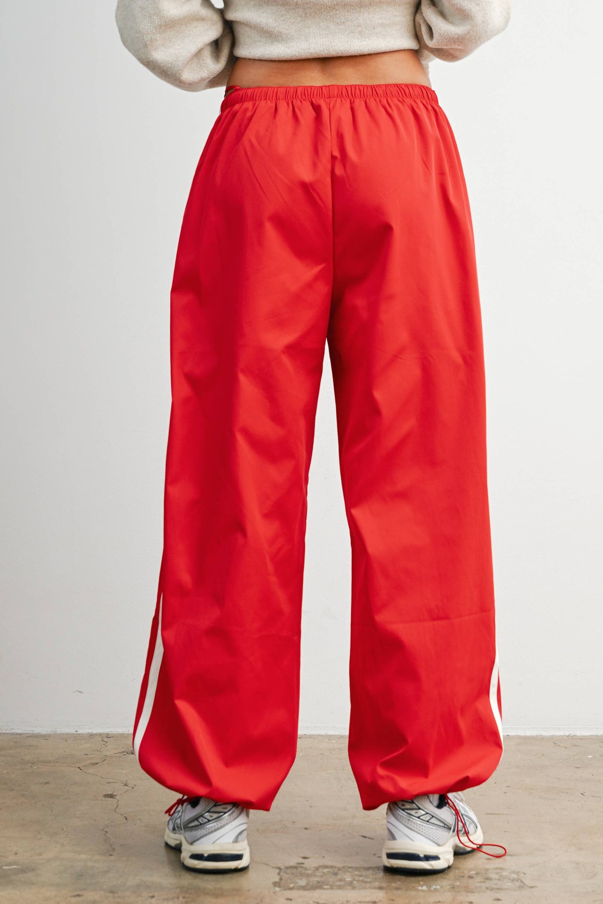 Striped Drawstring Wide-Leg Cuffed Pants: RED / WHITE