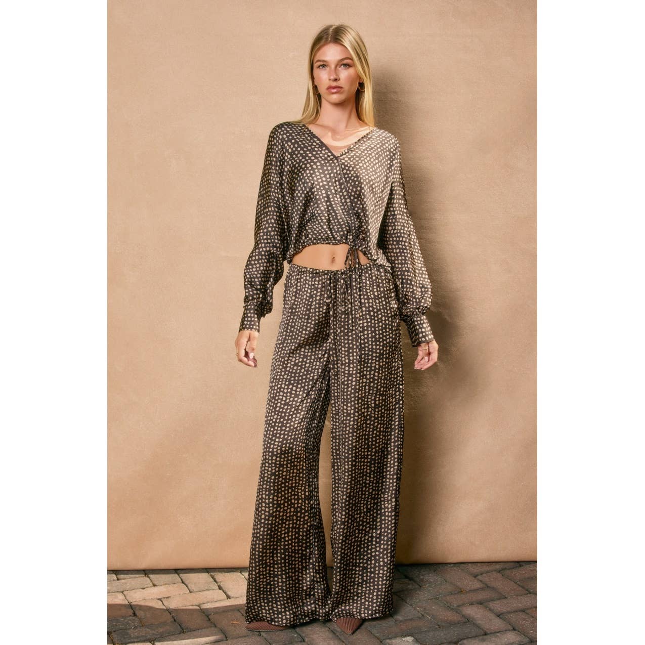 Smoke and Sand Pull On Drawstring Pants: UMBER/TAUPE