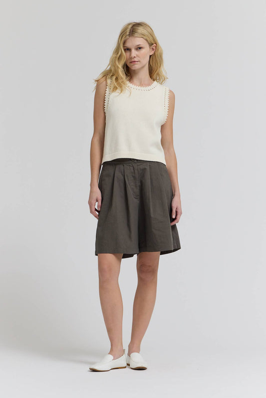TAILORED MID SHORTS: MALLARD