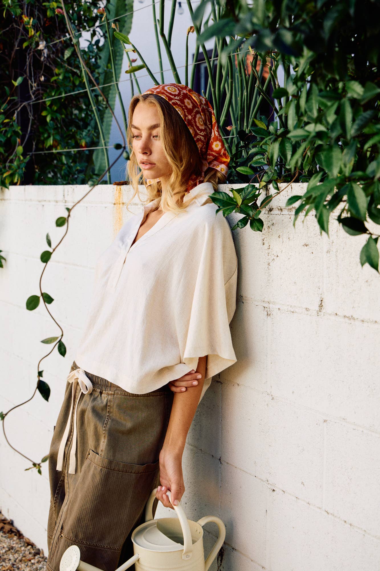 Textured Drape Sleeve Collared Blouse: LINEN CREAM