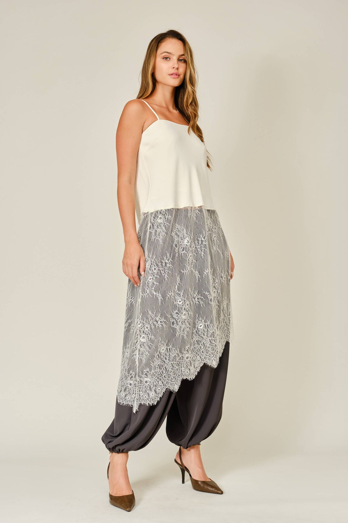 LACE LAYERED ASYMMETRIC SKIRT TOP: CREAM