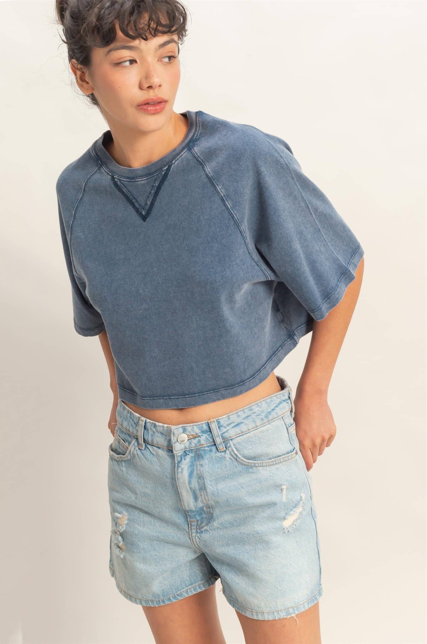 Mineral Washed Cropped Tee: NAVY