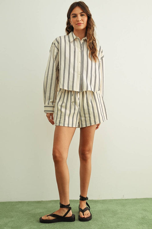 STRIPED ELASTIC BAND WAIST SHORTS: BLACK