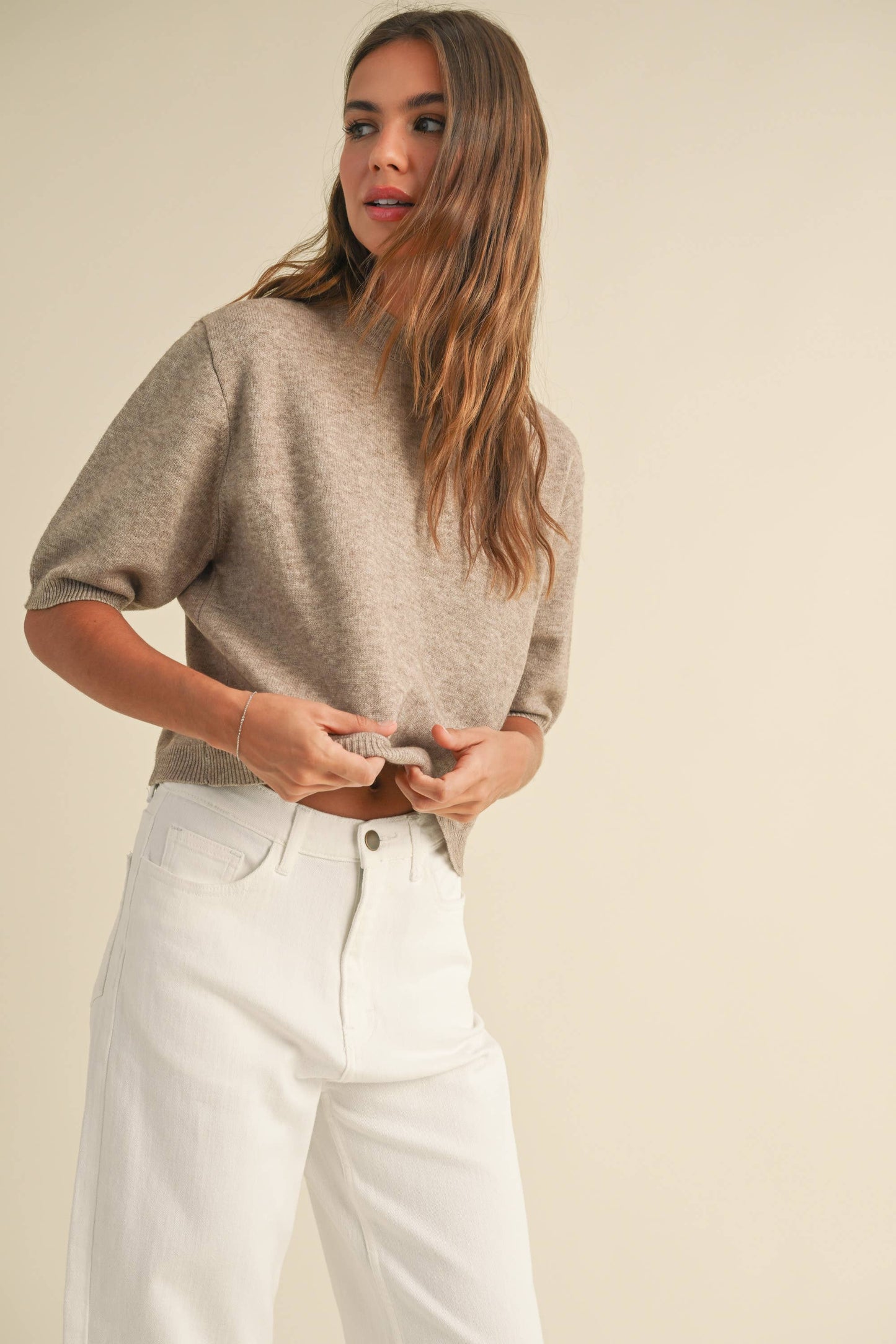 SHORT SLEEVE SWEATER TOP: MOCHA
