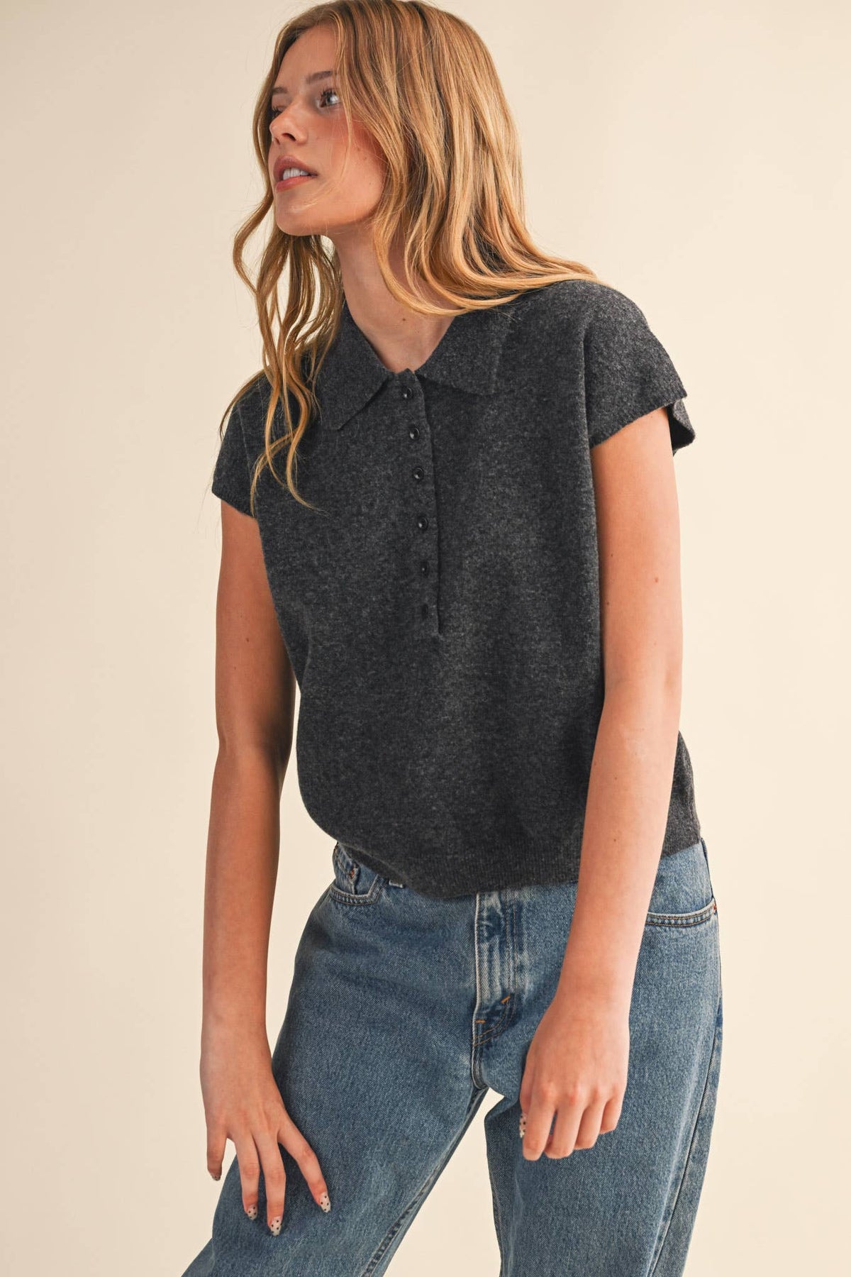 CAP SLEEVE COLLARED SWEATER VEST: CHARCOAL