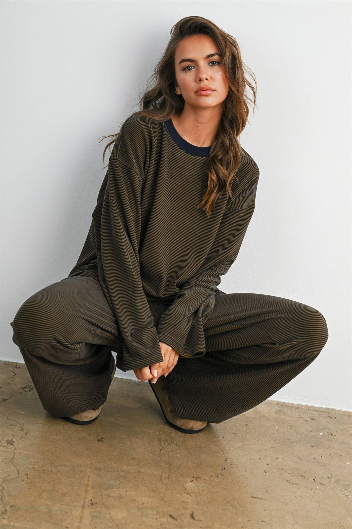 Striped Long-Sleeve Crewneck Shirt: NAVY / OLIVE