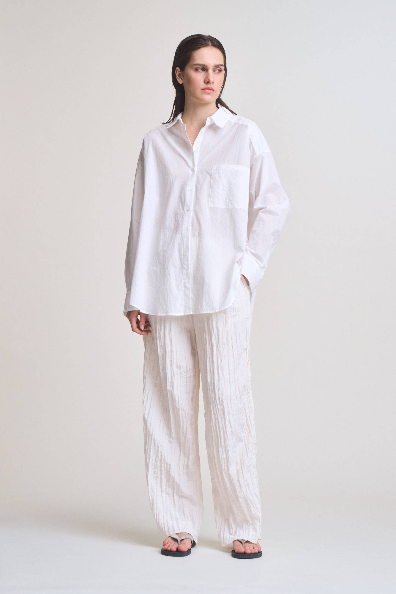 OVERSIZED SHIRT: WHITE