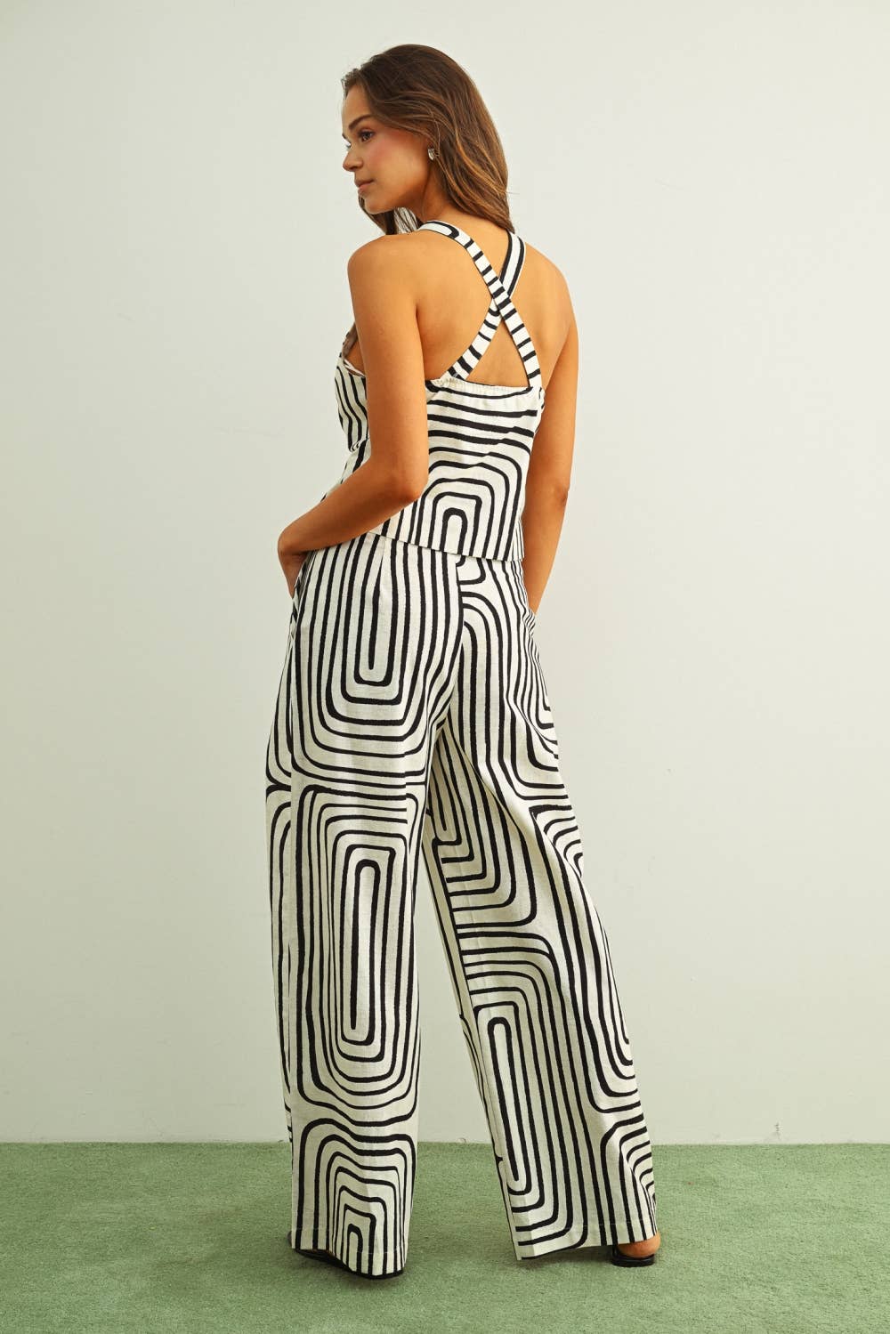 GRID PRINT WIDE LEG TROUSER: BLACK / WHITE