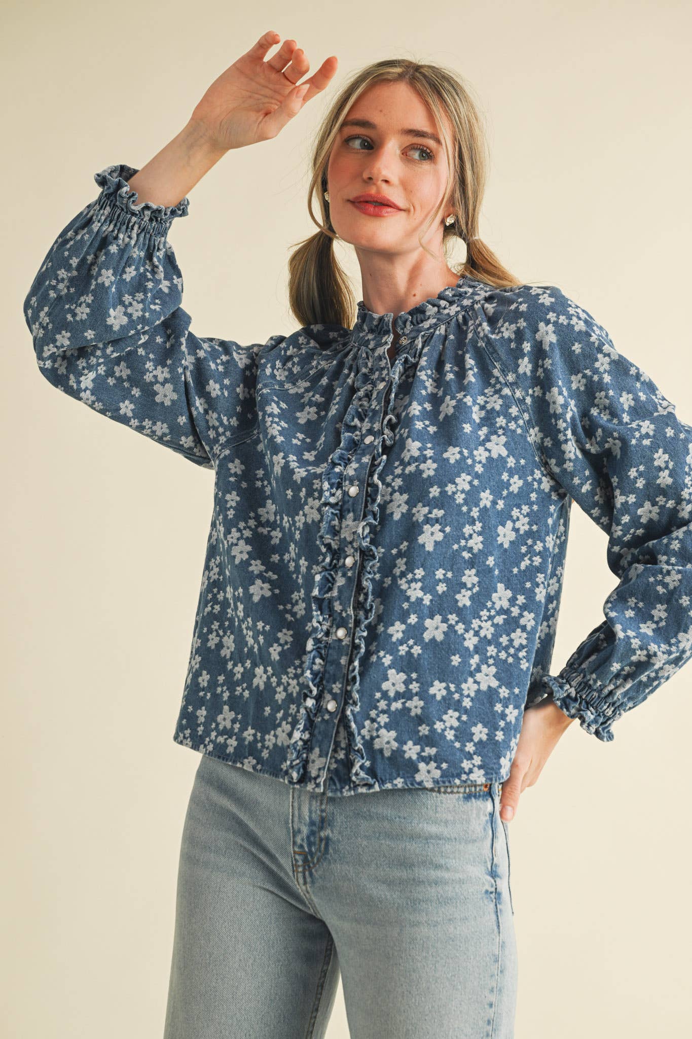 DENIM FLORAL RUFFLED BUTTON DOWN TOP: DENIM FLORAL