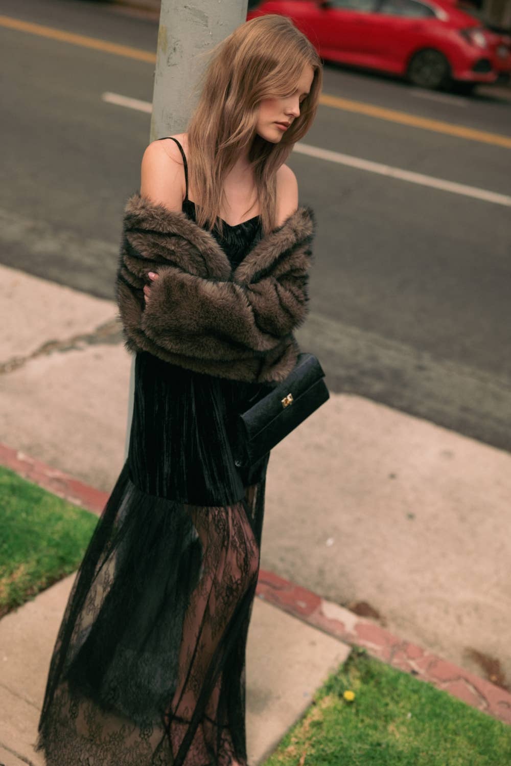 TEXTURED VELVET AND LACE COMBO MAXI DRESS: BLACK