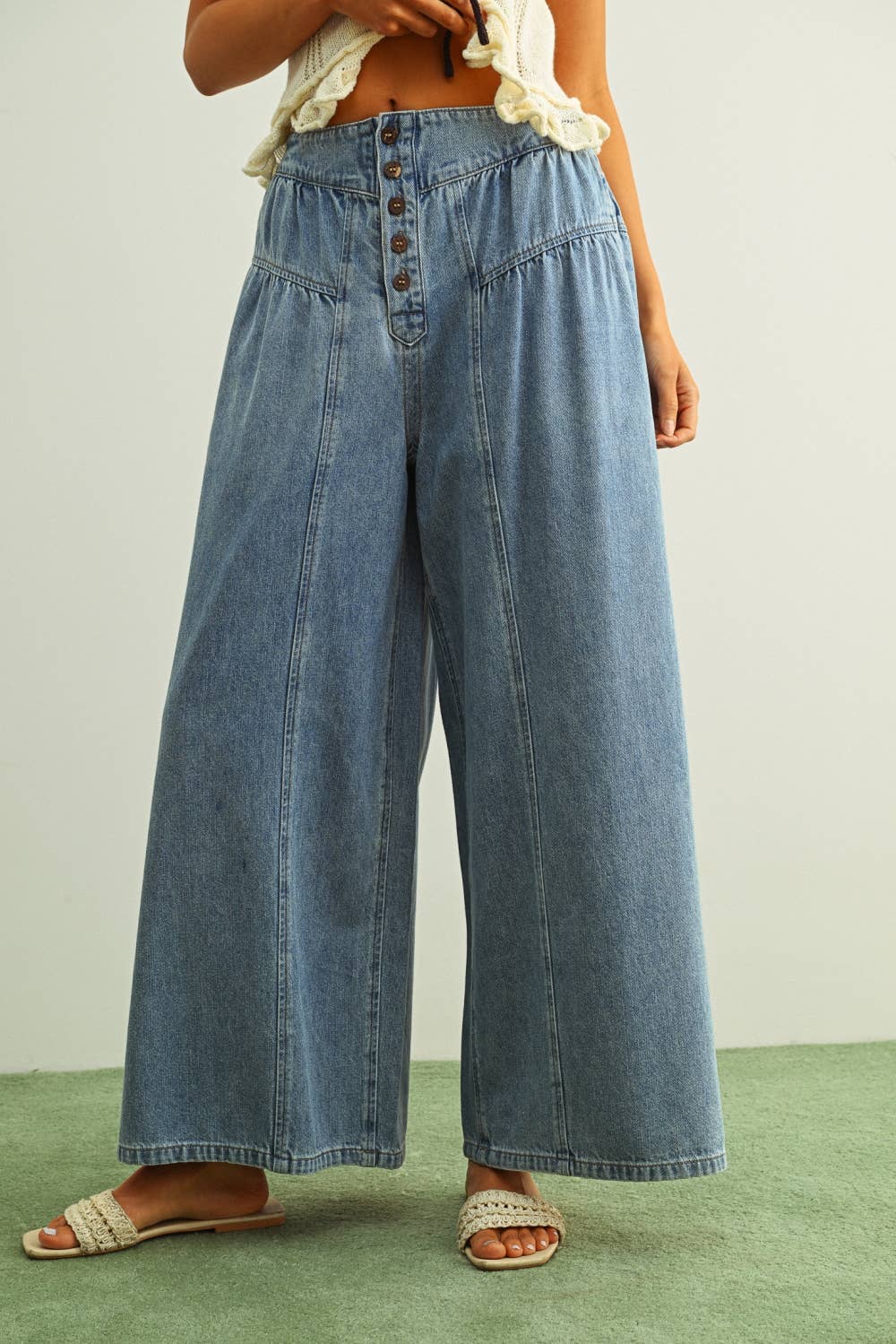 BUTTON FRONT SHIRRING DETAILED WIDE LEG PANTS