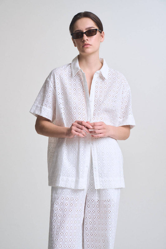 SQUARE EYELET TOP:White