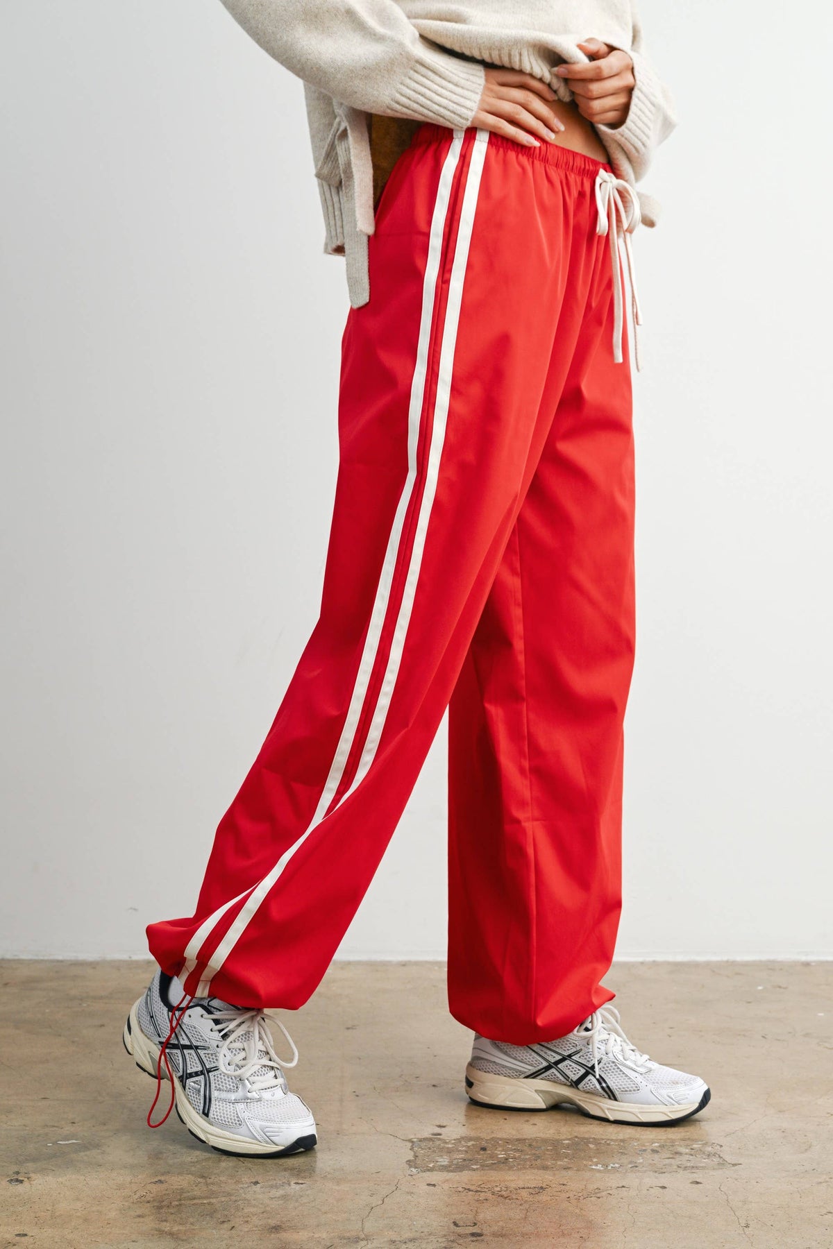 Striped Drawstring Wide-Leg Cuffed Pants: RED / WHITE
