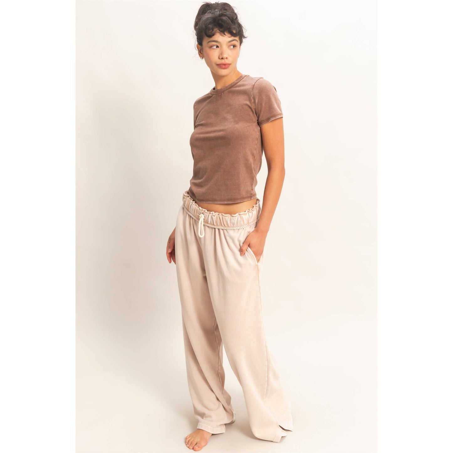 Mineral Washed Short Sleeve Crew Neck Top: CHOCOLATE