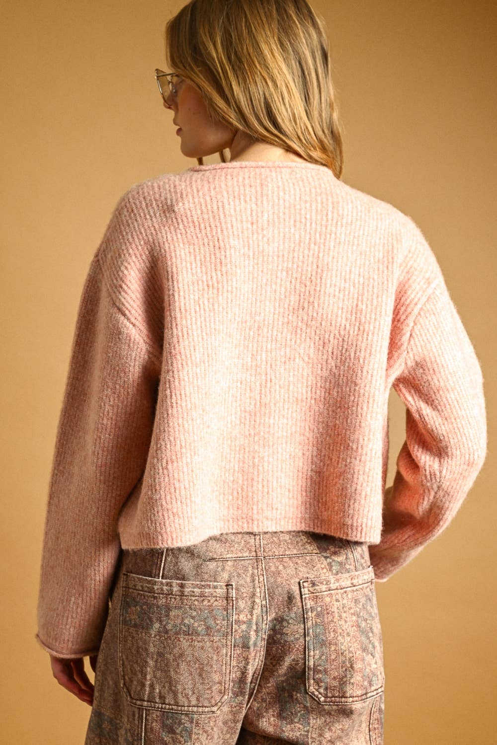BUTTON FRONT RIBBED SWEATER CARDIGAN: PINK