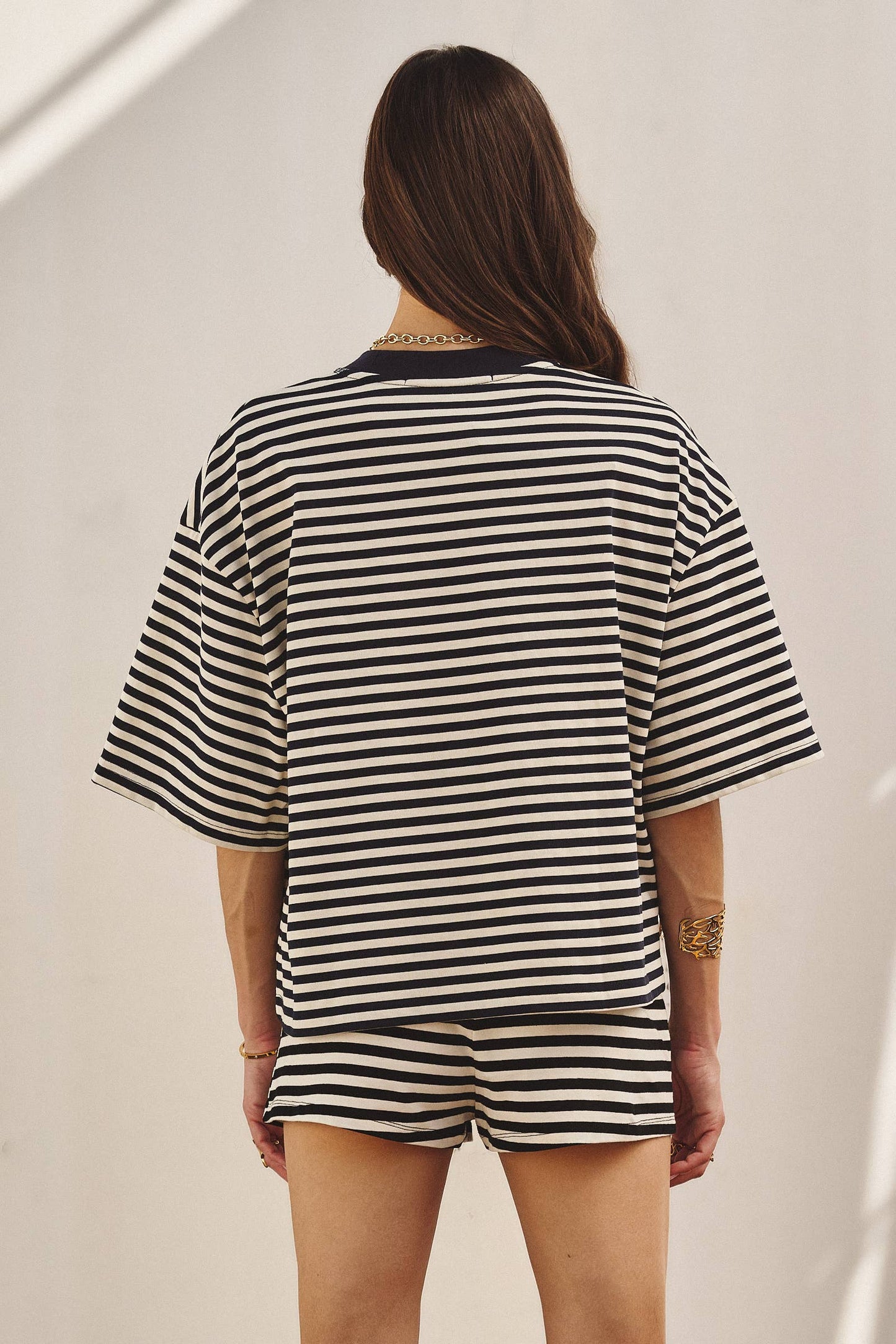Oversized Striped Contrast Neck Boxy Tee: IVORY BLACK
