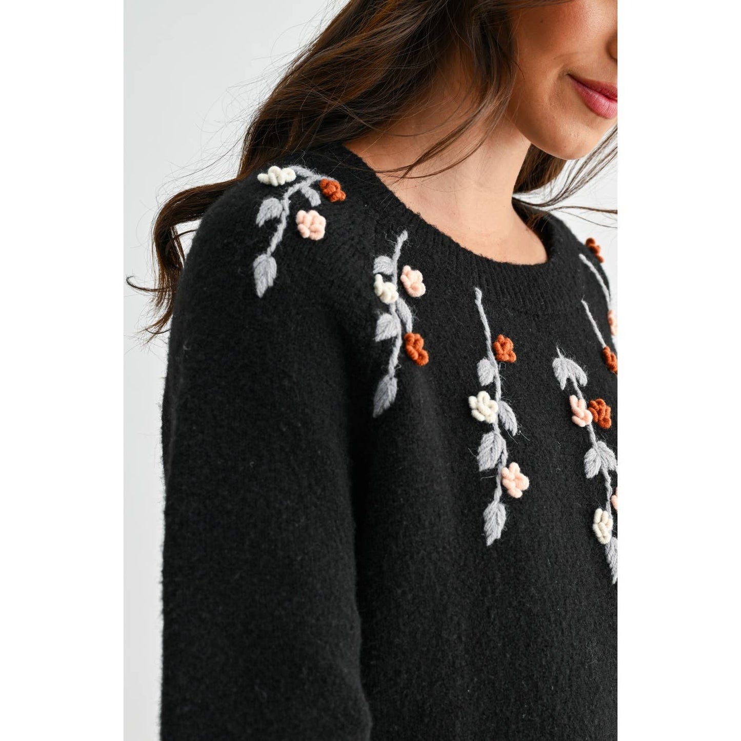 BLACK EMBROIDERED FLORAL SWEATER: BLACK