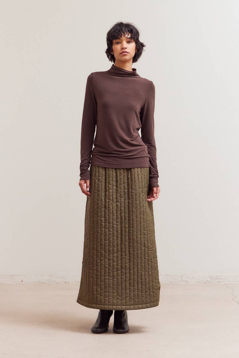 MOCK NECK FITTED JERSEY TOP: DARK CHOCOLATE