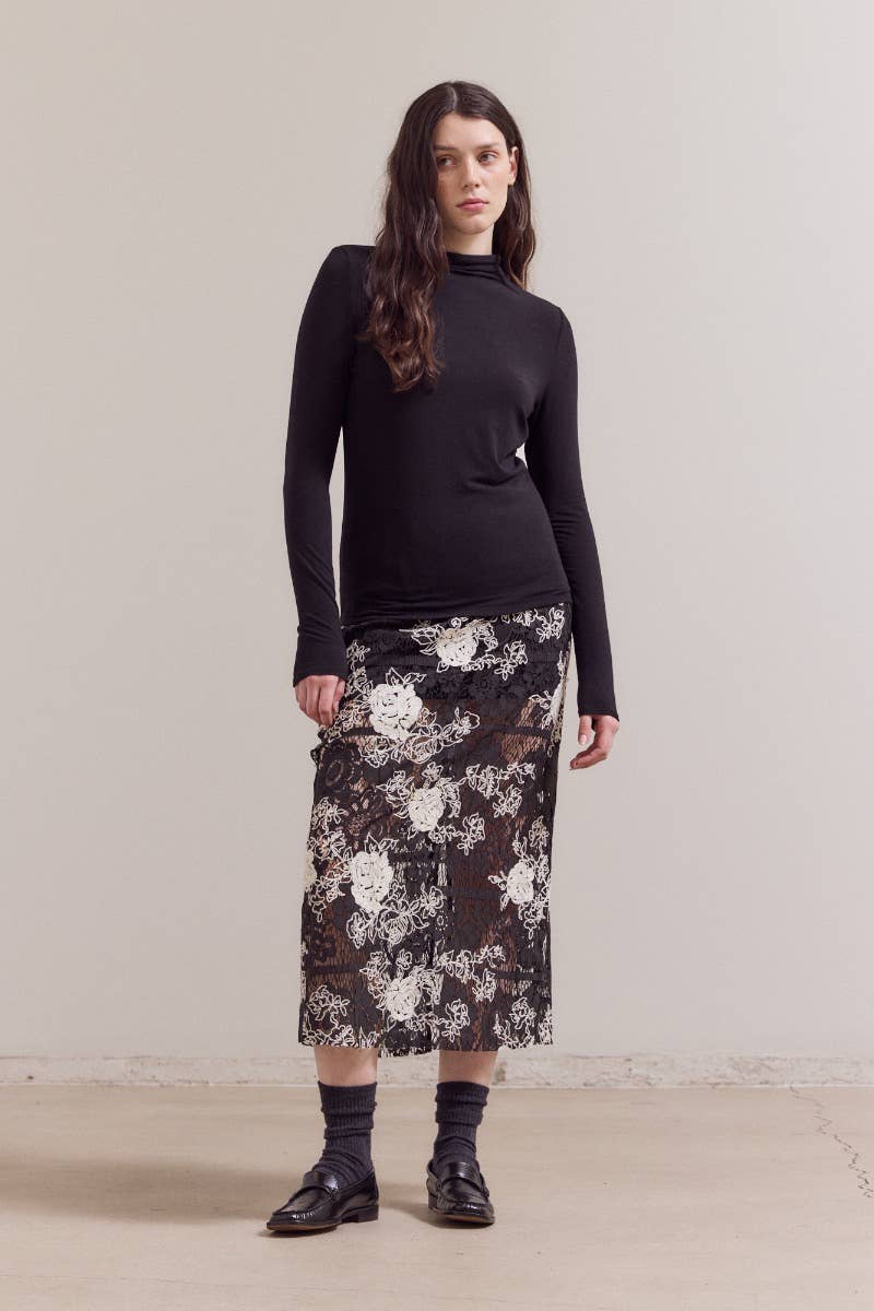 MOCK NECK FITTED JERSEY TOP: Black