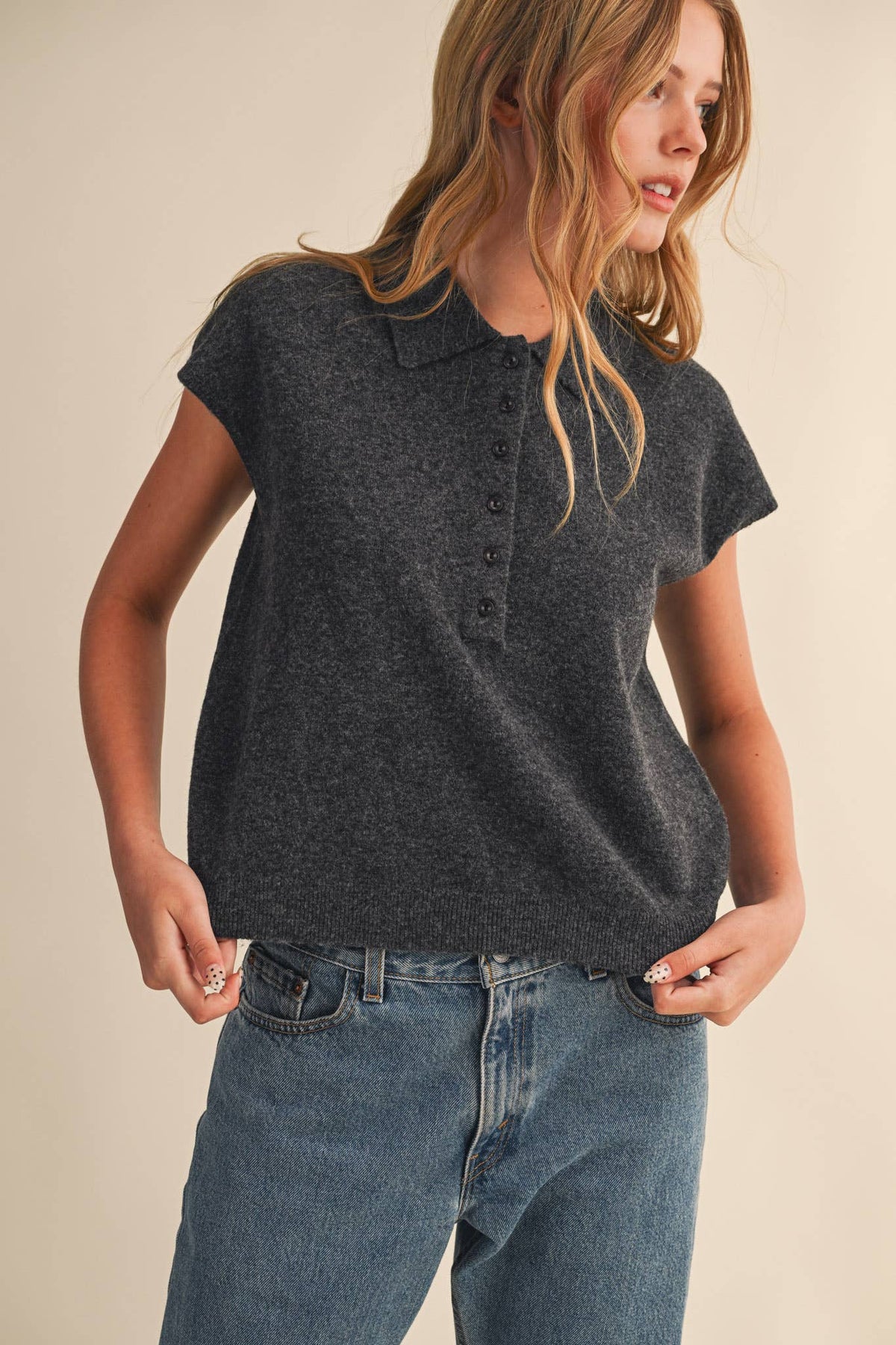 CAP SLEEVE COLLARED SWEATER VEST: CHARCOAL