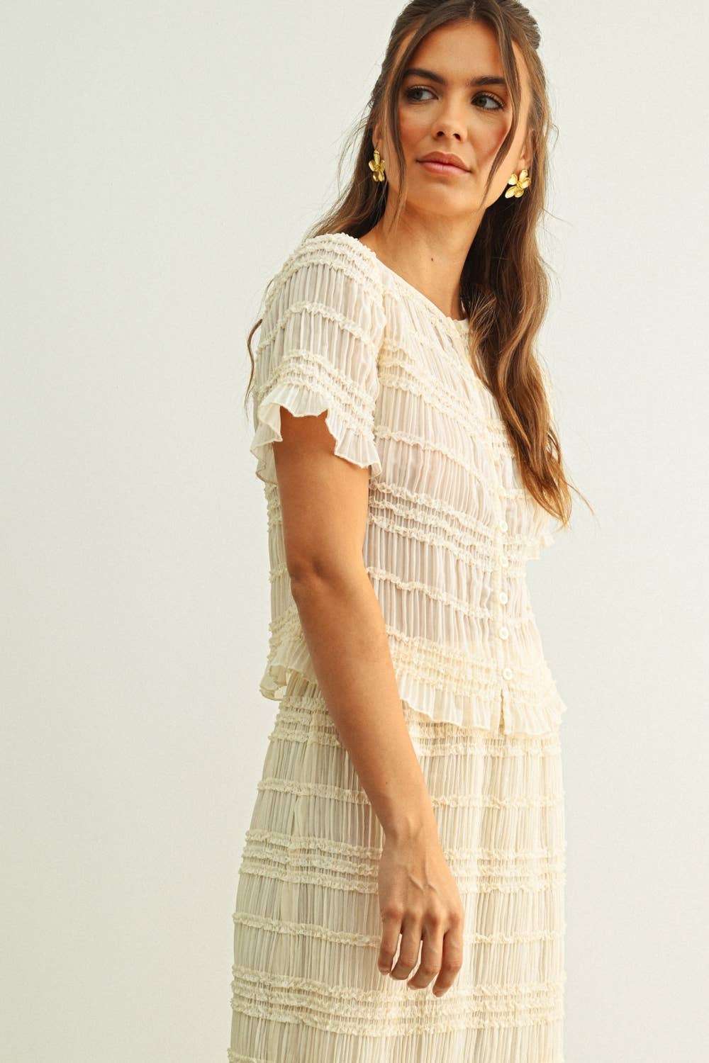 CHIFFON SHORT SLEEVE BUTTON FRONT TOP: BEIGE