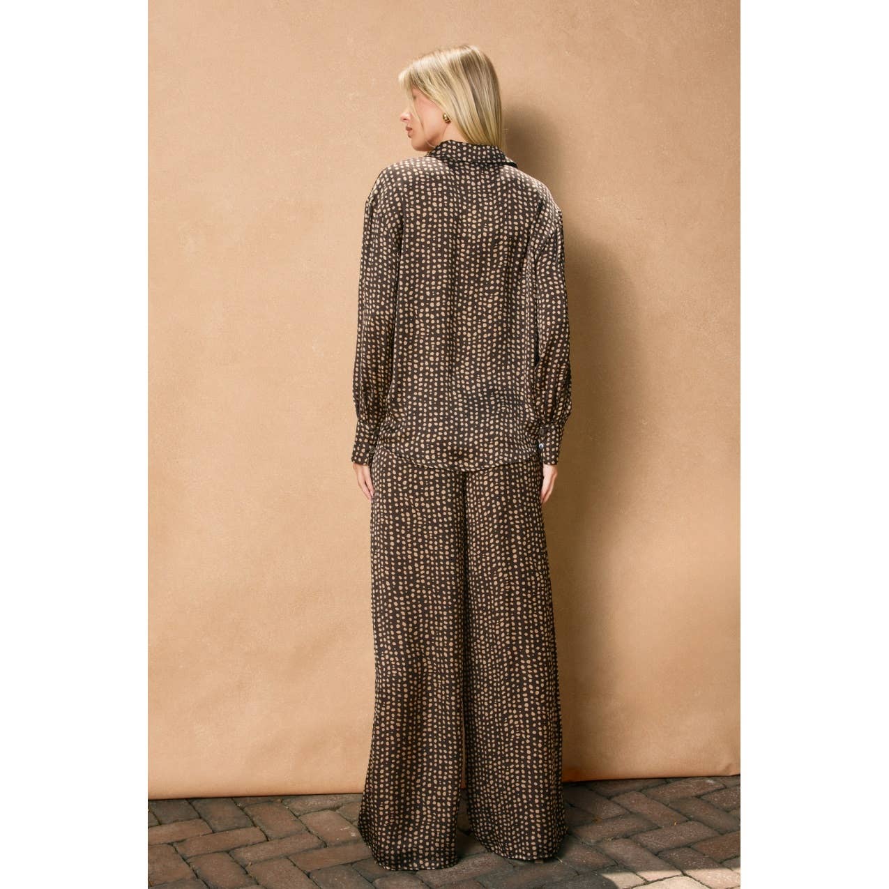 Smoke and Sand Pull On Drawstring Pants: UMBER/TAUPE