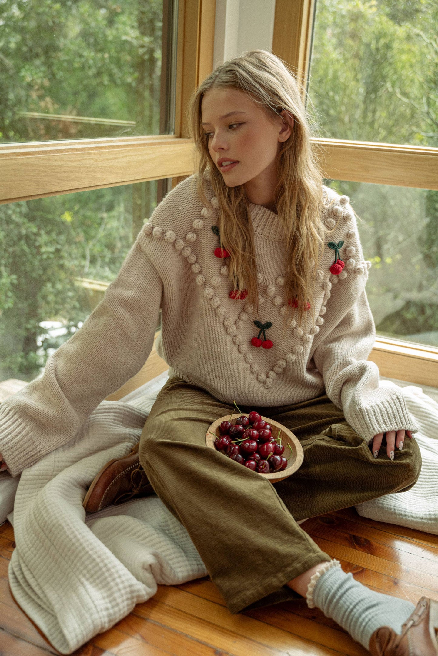 CHERRY TRIM SWEATER: OATMEAL