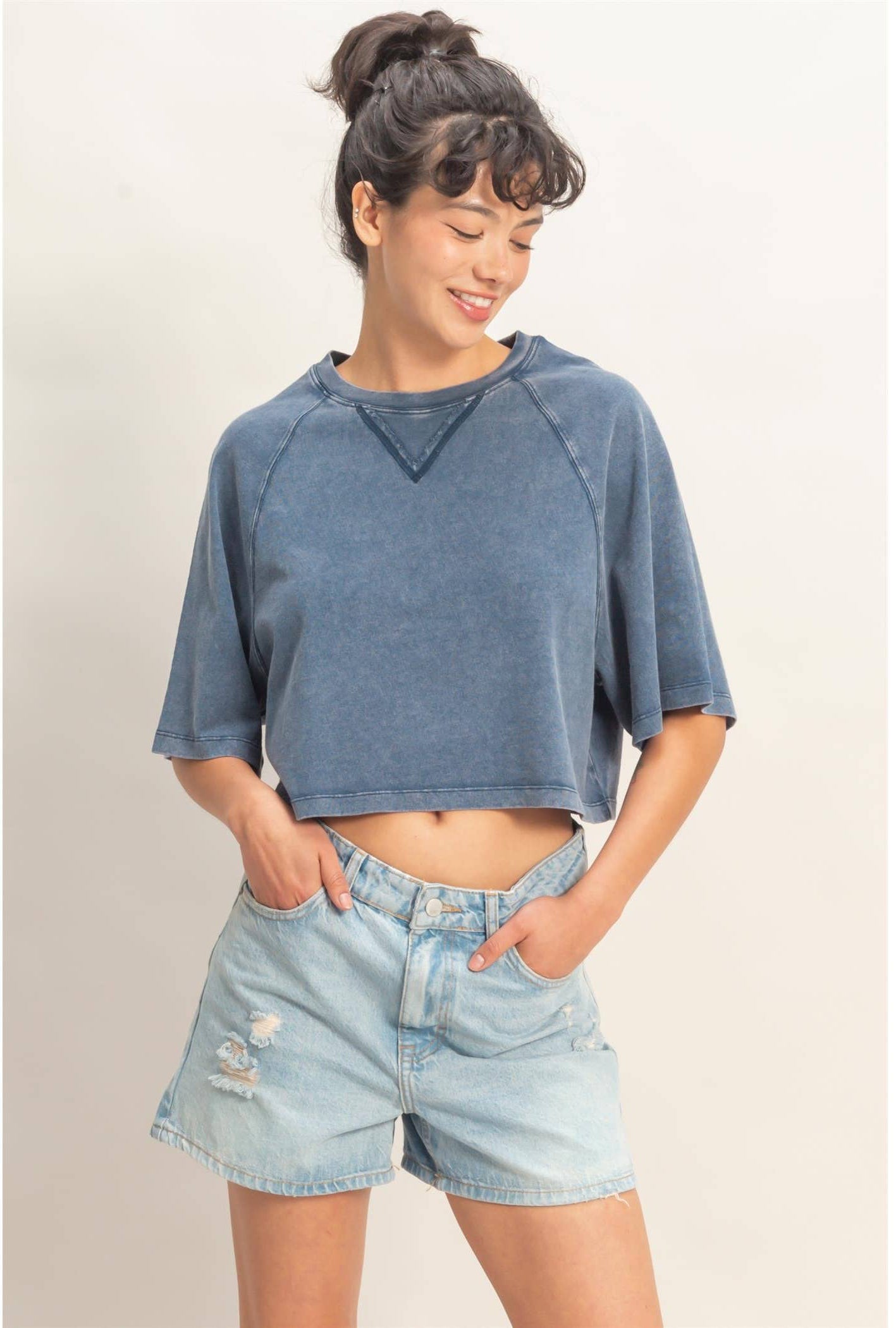 Mineral Washed Cropped Tee: NAVY
