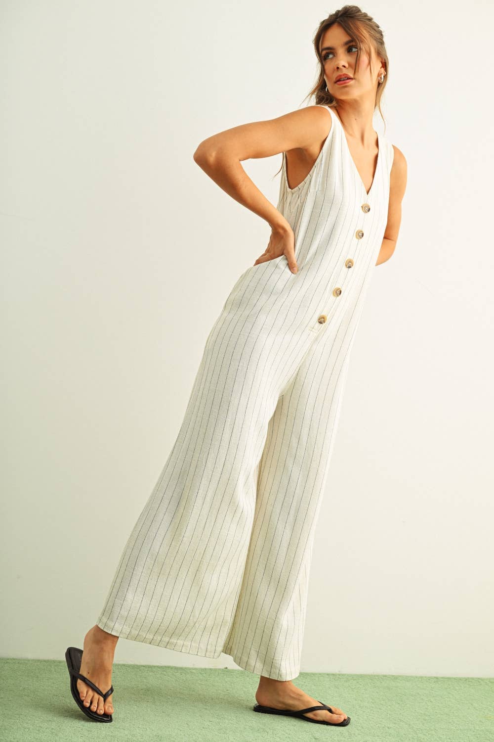 STRIPED PATTERN BUTTON FRONT JUMPSUIT: CREAM/BLACK