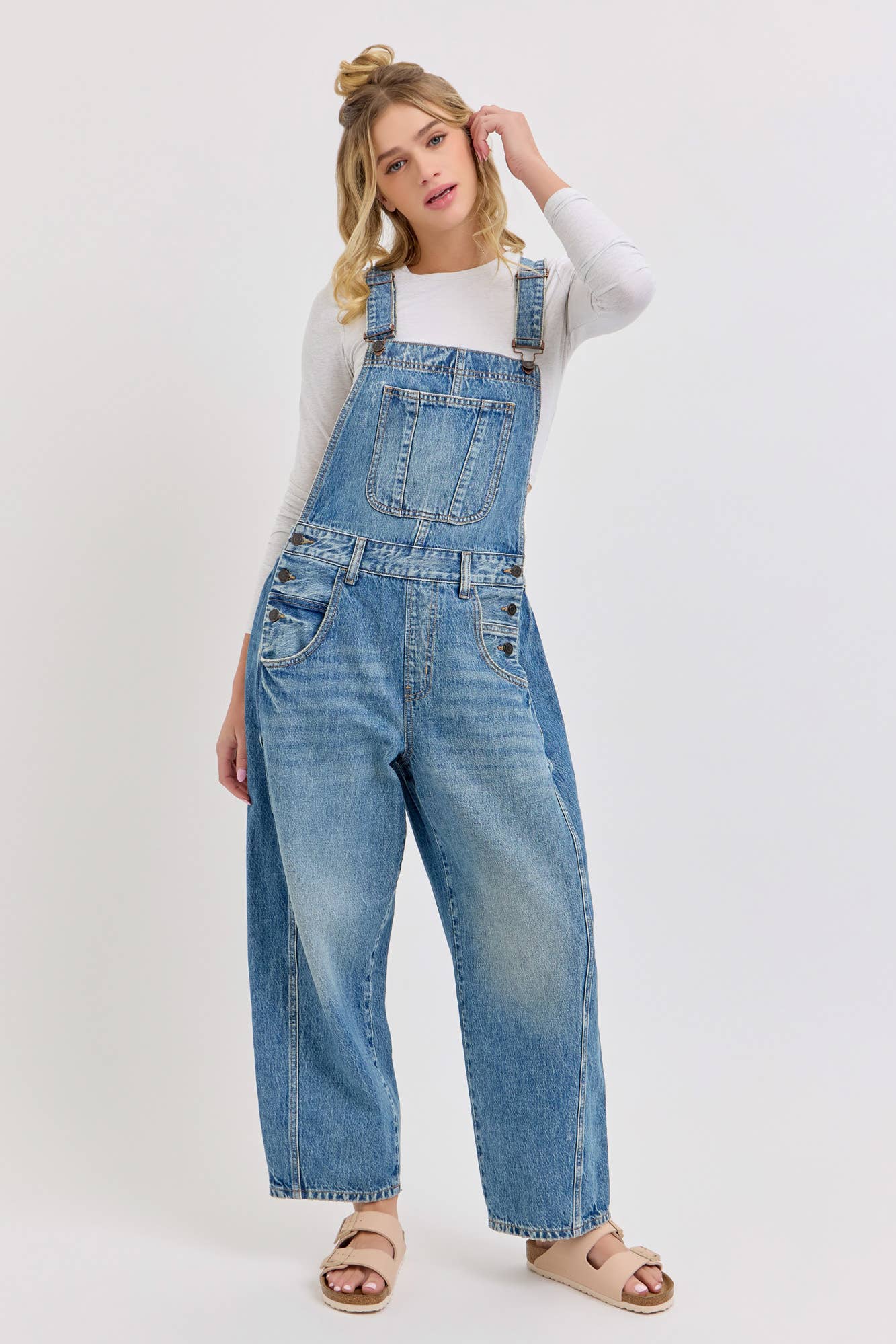 Mid Waisted Barrel Overall: Medium Wash