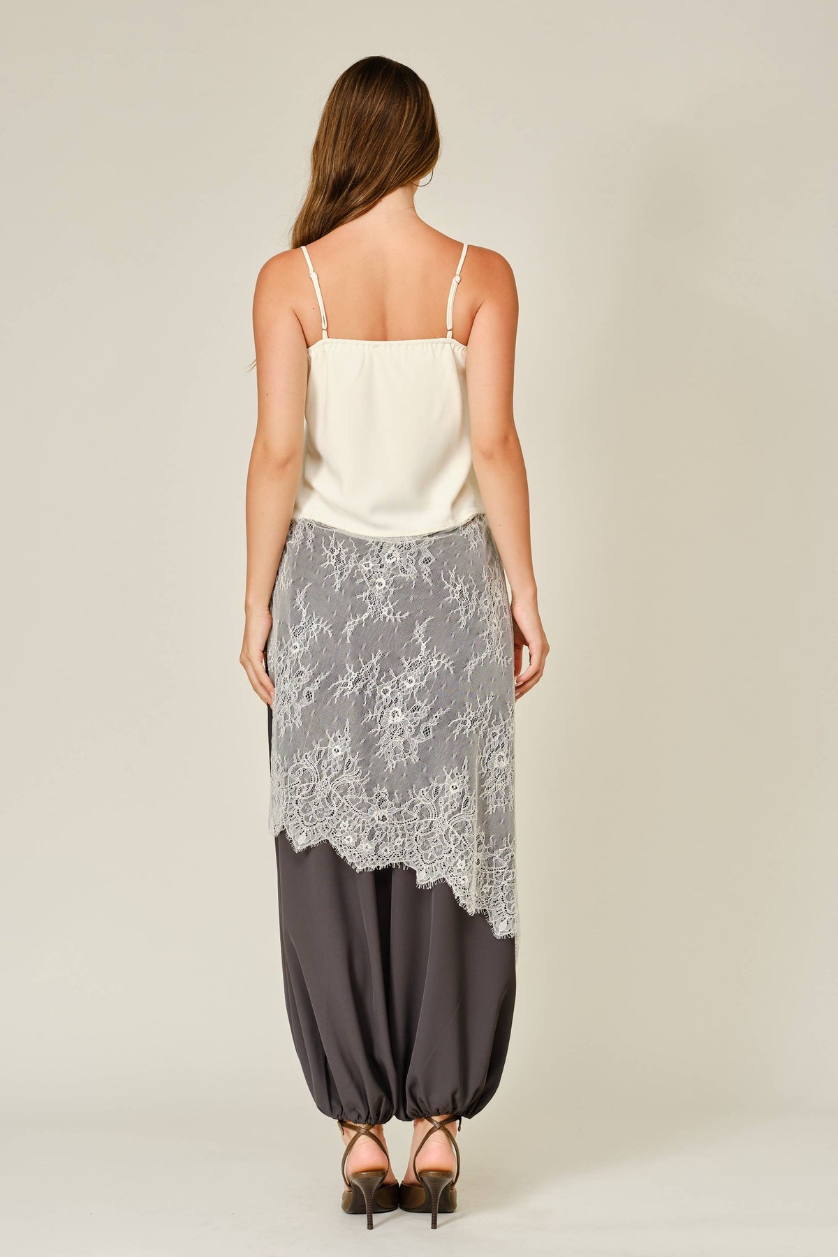 LACE LAYERED ASYMMETRIC SKIRT TOP: CREAM