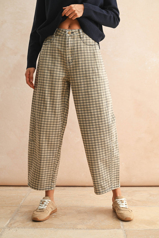 MINI CHECKER PATTERN BARREL PANTS: TAN/BROWN