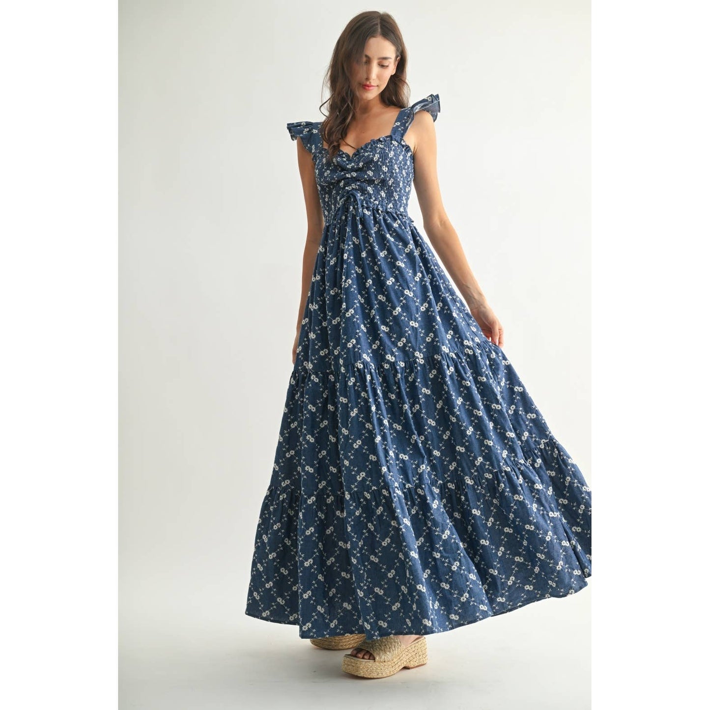 FLORAL EMBORIDERED TIERED MAXI DRESS: BROWN/IVORY